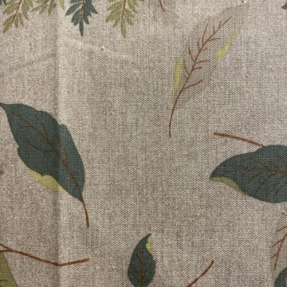 Yoko Saito beiger Stoff,  Motiv: Blätter, Zweige, Farben: beige-grün-braun, 100 % Baumwolle, Stoffbreitte 110 cm