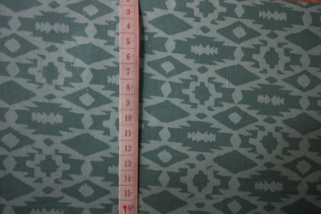 grüner Batikstoff von Hoffmann, Muster: Ethno, Farbe: mint-grün