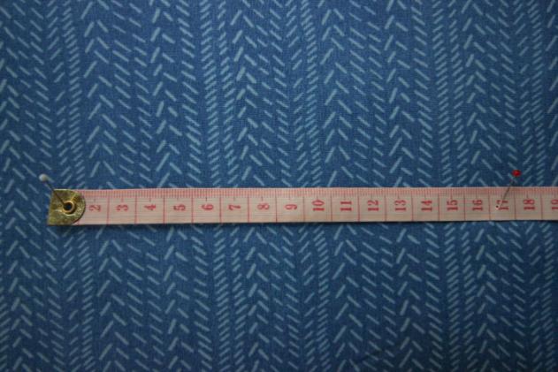 blauer Baumwollstoff hellblaue Striche aus dem Hause Stoff A/S