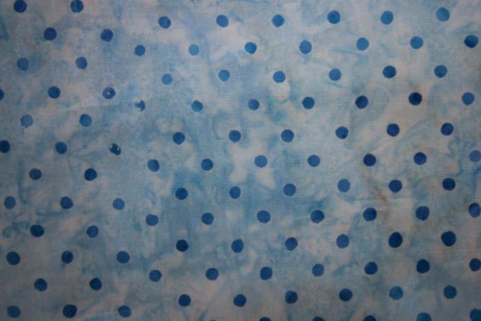 gepunkteter Batikstoff von Robert Kaufmann, Abstand der Punkte  3 cm