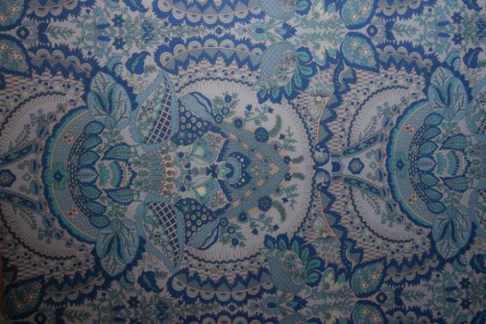 Baumwollstoff aus dem Hause Rowan von Amy Butler, Muster: floral, Farben blau-weiß-türkis.