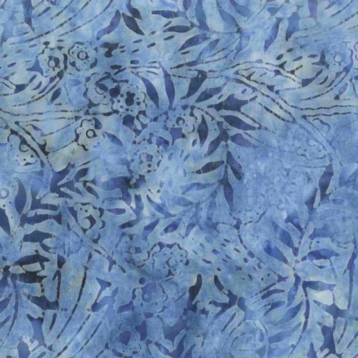 blau marmorierter Batikstoff von Anthology, Motiv: dunkelblaue Blätter Blumen 2- 10 cm groß, Farben:blau-grau-hellblau