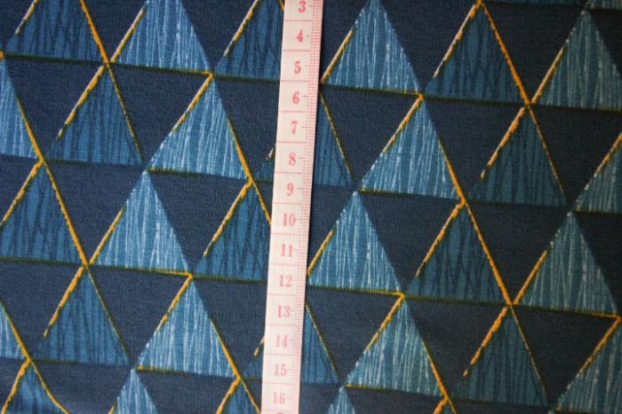 Bio-Jersey von lillestoff,GOTS zertifiziert. Farben: gelb-petrol-blau, Motiv: Rauten, Stoffbreite: 150 cm