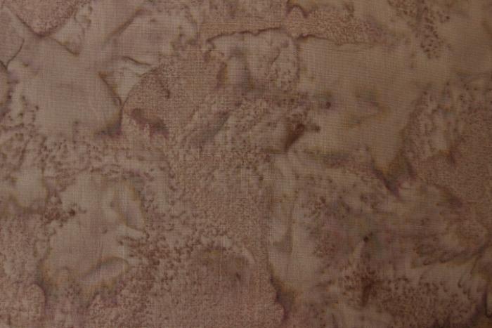 uni, braun  marmorierter Batikstoff von Hoffman.
