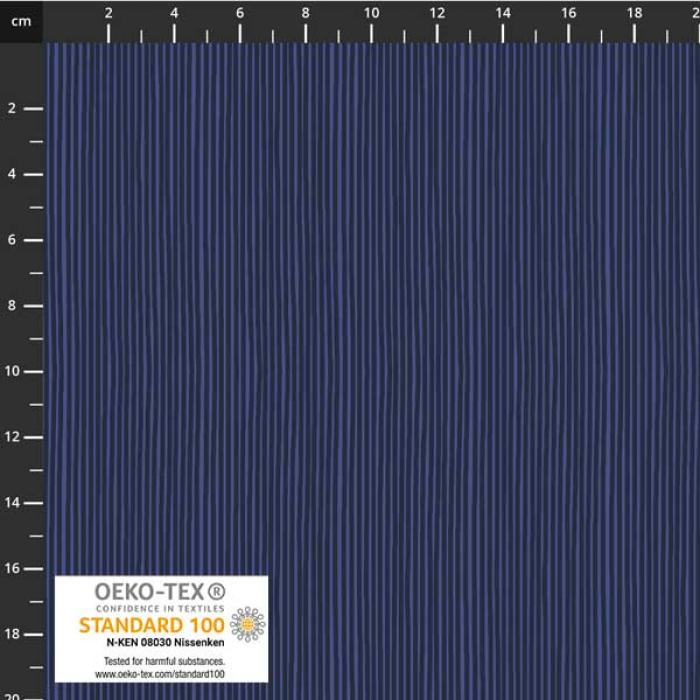 dunkelblau/hellblau gestreifter Baumwollstoff von Stoff A/S, die Linien sind unregelmäßig, Abstand von ca. 2 mm, 100% Baumwolle, Stoffbreite 110 cm