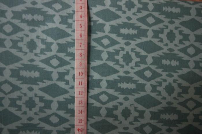grüner Batikstoff von Hoffmann, Muster: Ethno, Farbe: mint-grün