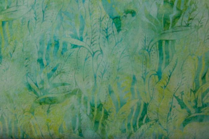 grün- türkiser Batikstoff von Anthology, Motiv: Blätter, Farben: grün-türkis