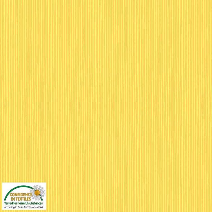sonnengelb/hellgelb gestreifter Baumwollstoff von Stoff A/S, ein sehr schöner Patchworkstoff, die Linien sind unregelmäßig und haben einen Abstand von ca. 2 mm