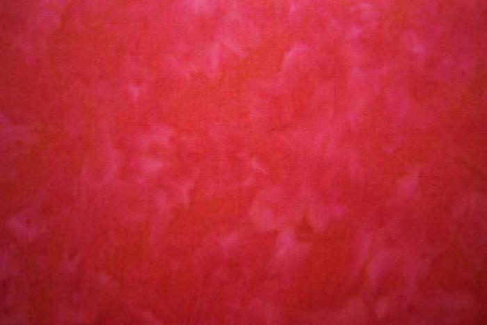 rot marmorierter Batikstoff von Robert Kaufmann