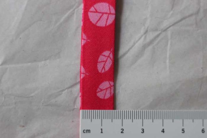 pinkes Schrägband 15 mm, Kiddy Love , Muster: rosane Blätter Farben: pink-rosa, 100% Baumwolle